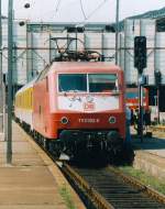 Umsteigeaufenthalt in Leipzig Hbf. V

Am 03.06.1999 hatte ich meine Dienstreise zu meiner Wehrbung mit der Bahn angetreten. Von Saarbrcken nach Leipzig geht das schon mal sehr gut.
Mein Ziel war das Gertehauptdepot in Zeithain und somit war Riesa mein Endbahnhof.

Es blieb noch ein wenig Zeit sich das Verkehrsaufkommen in Leipzig anzusehen.

752 002-6 mit Mezug