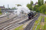 01 519 setzt mit ihrem Zug in die Abstellung zurück. 1.5.17