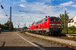 218 426-5 erreicht mit 218 452-1 und dem EuroCity Lindau Hbf.