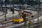 Vor etwas mehr als einem Jahr herrschte in Lindau gähnende Leere. Baustellen ließen keinen Zug durch. Nur ein Zweiwegebagger Liebherr Litronic 900 der BBW war am 01.09.2019 anwesend.