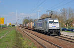 386 026 führte für Metrans am 10.04.19 einen Containerzug durch Wittenberg-Altstadt Richtung Hbf.