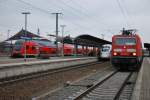 Der Bahnhof Lutherstadt Wittenberg mit zwei Regionalzgen und einem ICE T nach Berlin am 27. Februar 2012.