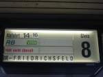 Hier sieht man den Zugzielanzeiger von Mannheim Hbf an Gleis 8.