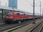 111 072-5 steht mit dem RE aus Karlsruhe am 05.07.2011 in Mannheim Hbf