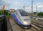 TGV Duplex 4706 fhrt am Mannheimer Schloss vorbei auf die Rheinbrcke Richtung Ludwigshafen. (23.06.12)