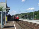 Der ziemlich ruhig gelegene Bahnhof von Mosbach-Neckarelz auf der nord baden-wrttembergischen Bahnlinie von Heilbronn-Jagstfeld-Heidelberg-Mannheim. Von hier fahren Regionalbahnen in Richtung Stuttgart und S-Bahnen nach Osterburken und Mannheim.