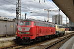 218 402 von Railsystems und 218 460 der Westfrankenbahn rangieren am 4.