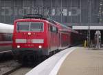 111 053-5 verlsst am 2. September 2011 mit einem RE nach Treuchtlingen den Mnchener Hbf.