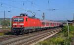 Anstelle eines Taurus bespannte 143 153 am 12.10.15 eine RB nach Eisenach. Hier verlässt der Schienen-Trabi Naumburg.