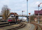 187 011-2 am 04.04.2018 im Bahnhof Nordhausen-Nord. Fotografenstandort zwar auf dem Gleis aber auf dem Fußweg der angrenzenden Straße, die das Gleis kreuzt