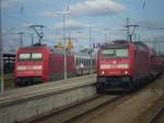 Links: 101 031  steht mit EC nach Wien Westbf.   
Rechts: 146 247 fhrt in wenigen minuten ab in Richtung schweinfurt 
Nrnberg 23.8.07 