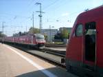 Zwei 610er erreichen den Nrnberger Hauptbahnhof. Auf unserem Gleis steht eine BR 101 mit einem IC. Die Aufnahme entstand am 24.09.2011.