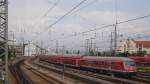 Ein Bnrb(d)zf zieht seine Treuchtlingen-Fuhre aus Nürnberg Hbf. Aufgenommen aus dem Museumsstellwerk des DB Museum Nürnberg. Juli 2014. 