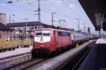 111 041 mit E 3036 München - Coburg bei der Einfahrt im Hbf. Nürnberg - 25.07.1994