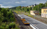 Ein Gleisarbeitsfahrzeug, welches noch in den Farben des Vorbesitzers Die-Lei unterwegs ist, rollte am 18.06.18 durch Oberkotzau Richtung Münchberg bzw.
