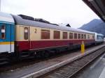 Am 22.11.2009 stand um ca. 16:15 Uhr am Bahnhof Oberstdorf der ALEX nach Mnchen mit einem noch nicht um lackierten ALEX-Treff Wagon.Wann beachte den Stromabnehmer des ehemaligen IC Wagon der DB.