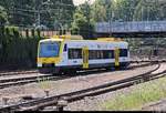 Nachschuss auf 650 581-1 (VT 519 | Stadler Regio-Shuttle RS1) der Südwestdeutschen Landesverkehrs-AG (SWEG) als Tfzf, die den Bahnhof Offenburg in südlicher Richtung verlässt.