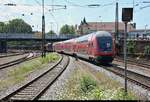 DBpbzfa mit 146 110-2  Baden-Württemberg erfahren  von DB Regio Baden-Württemberg wird von 335 131-9 (Köf III) während einer Rangierfahrt in den Bahnhof Offenburg geschoben.
[13.7.2018 | 12:43 Uhr]