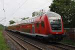 Hier ein RE1 (RE18183) von Brandenburg Hbf. nach Frankfurt(Oder), bei der Ausfahrt am 1.5.2014 aus Potsdam Charlottenhof. Zuglok war 182 002.