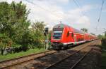 Hier ein RE1 (RE18176) von Frankfurt(Oder) nach Brandenburg Hbf., bei der Einfahrt am 1.5.2014 in Potsdam Charlottenhof. Schublok war 182 013.