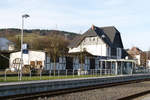 18.01.2014, Der Bahnhof Mengersgereuth-Hämmern an der Strecke Sonneberg - Eisfeld. Gleisseite.