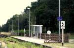 Blick  auf den modernisierten Haltpunkt Alt Schwerin 29.08.2013 16:07 Uhr.
In wenigen Minuten wird ein TW der ODEG hier halten.