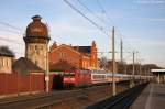 101 036-2 mit dem IC 2223 von Berlin Ostbahnhof nach Aachen Hbf und mit dem IC 2385 nach Stuttgart Hbf. Zwischen den beiden Intercity´s hing die 101 118-8  DB Bahn - Reisegepäck  und am Zugende schob die 101 035-4 den Doppelzug durch Rathenow. Der IC 2223 und IC 2385 fahren bis Hannover Hbf gekoppelt. IC 2385 hält jetzt nur noch Samstags und nicht mehr Werktags in Stendal. Diesen Doppelzug gibt es seid dem Fahrplanwechsel 2013 und wird planmäßig mit drei Loks gefahren. 07.01.2014