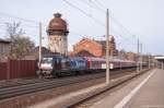 ES 64 U2 - 008 (182 508-2) MRCE Dispolok GmbH für DB Regio AG mit dem IRE  Berlin-Hamburg-Express  (IRE 18092) von Berlin Ostbahnhof nach Hamburg Hbf in Rathenow.