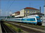 Ein ALEX, mit der Diesellok 223 068, fotografiert im Bahnhof von Regensburg am 11.09.2010. (Hans)