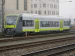 Whrend im Hintergrund schon der Nebel aufzog konnte ich noch den Agilis VT 650 703 in Regensburg(Hbf.)ablichten.09.02.2011.