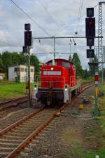 Lz kommt die 294 675-4 auf Gleis 4 in Rheydt Hbf eingefahren....Dienstag den 10.9.2013