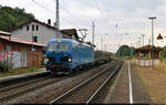 Mit dem Fahrrad von Kassel nach Halle (Saale) | Tag 4 Berga-Kelbra–Riestedt
Strecken-km: 52,6

Der Besuch im Güterbahnhof Rottleberode Süd am Vormittag wirkt noch bis zum Abend nach. 192 059-4 (Siemens Smartron) bringt nämlich nun die vom Rundholz befreiten Rungenwagen Richtung Lutherstadt Eisleben und wurde im Bahnhof Riestedt – <a href= https://www.bahnbilder.de/bild/deutschland~dieselloks--92-80-~br-1-221-db-v-2001/1318959/mit-dem-fahrrad-von-kassel-nach.html  target= _blank >wie die 221 147-2 in Roßla</a> – unvermittelt fotografiert.

🧰 Paribus Rail Portfolio III GmbH & Co. KG, eingestellt bei der northrail GmbH und vermietet an Flex Bahndienstleistungen GmbH
🕓 18.8.2022 | 18:04 Uhr