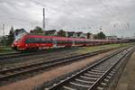 442 851-2 und 442 344-8 erreichen am 12.8.2017 als S1 von Warnemünde nach Rostock Hauptbahnhof das Ziel der Fahrt.