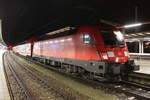 182 019-0 mit RE 4355 von Rostock Hbf nach Wünsdorf-Waldstadt kurz vor der Ausfahrt im Rostocker Hbf.08.12.2017