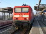 Frontansich der 5. 114er am 31.12.2008 vor einer RE5 Garnitur im Startbahnhof Rostock Hbf. 