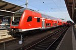 RE1 (RE4313)  Hanse-Express  kam am 22.7.2016 aus Hamburg Hauptbahnhof nach Rostock. Nach kurzer Wendezeit geht es als RE4316 wieder zurück nach Hamburg. Zuglok war die Rostocker 120 205-0.