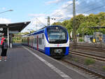 Die RS6 von Rotenburg (Wümme) nach Verden (Aller) steht im Startbahnhof bereit zur Abfahrt. Ausführendes Eisenbahnverkehrsunternehmen ist die NordWestBahn. Bis zum Fahrplanwechsel 2022 wurden die Leistungen von der EVB Elbe-Weser erbracht.
Aufgenommen im August 2023.