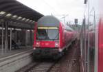 Mit einem Steuerwagen der Bauart DABbuzfa 760 steht am 09. Januar 2014 eine Regionalbahn nach Großheringen im Bahnhof Saalfeld (Saale).