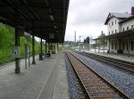 Der Bahnsteig, des Gleises 2 und 3 am 18.04.2009 im Bahnhof Senbitz (Sachs).