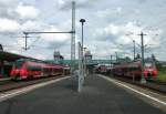 442 270 als RE 4111 (links im Bild), 250 137-7 der LEG mit Sonderzug nach Leipzig (im Hintergrund) und 442 304 stehen am 15.