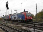 Am 21.10. 2010 warten diese beiden Elloks der SSB Cargo im Bahnhof von Stendal auf neue Aufgaben