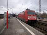 Noch 20 min Zeit bis zur Abfahrt hatte 101 068 am 09.April 2010 als Sie den EC 379 Stralsund-Brno in Stralsund bernahm.