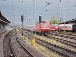 Die Regenwolken waren,am 15.Mai 2016,nicht mehr weit vom Stralsunder Hbf,so schaffte ich es trotzdem noch diese Aufnahme im Trocknen zumachen.Zusehen die 120 147.