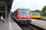 Wittenberger Steuerwagen mit 111 163 als RE 19915 nach Nürnberg in Stuttgart Hbf  am 4.6.17