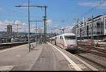 401 057 (Tz 157  Landshut ) als ICE 578 (Linie 22) nach Hamburg-Altona steht in seinem Startbahnhof Stuttgart Hbf auf Gleis 5.