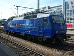 Am 24.4.2010 konnte ich die 120 151-6 die noch damal mit ZDF Werbung Beklebt war die Lok konnte ich an einen Abstellgleis im Stuttgarter HBf Ablichten. 