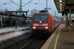 101 129-5 mit IC aus Nrnberg Hbf ber Stuttgart Hbf nach Karlsruhe Hbf. Hier bei der Einfahrt am 01.03.2013 in Stuttgart Hbf.