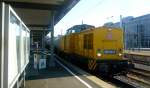 Am 7.7.2012 stand ein Unkrautspritzzug mit 203 302 im Stuttgarter Hauptbahnhof.