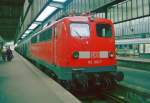 110 180 mit RE 6514 (Singen–Stuttgart) am 04.04.1999 in Stuttgart Hbf