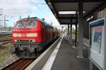 Nachdem der IC 2013  Allgäu  (Magdeburg Hbf - Oberstdorf) am 23.10.2014 mit der 101 094-1 in Stuttgart Hbf angekommen ist, setzte sich die 218 487-7 zusammen mit 218 464-6 an das andere Zugende, um den Zug dann bis zum Ziel zu bringen.